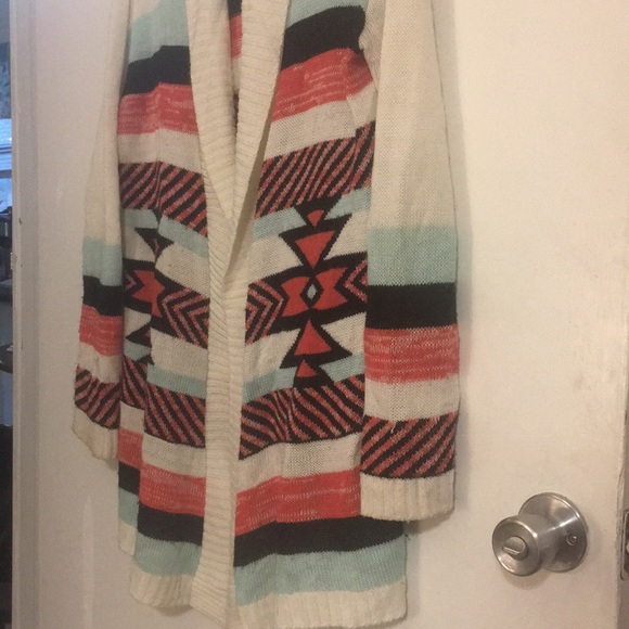 Long White Cardigan Sweater Aztec design (size L) - Picture 3 of 8